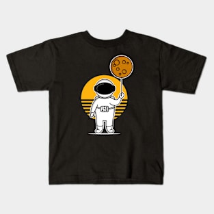 ASTRONAUT BALLON Kids T-Shirt